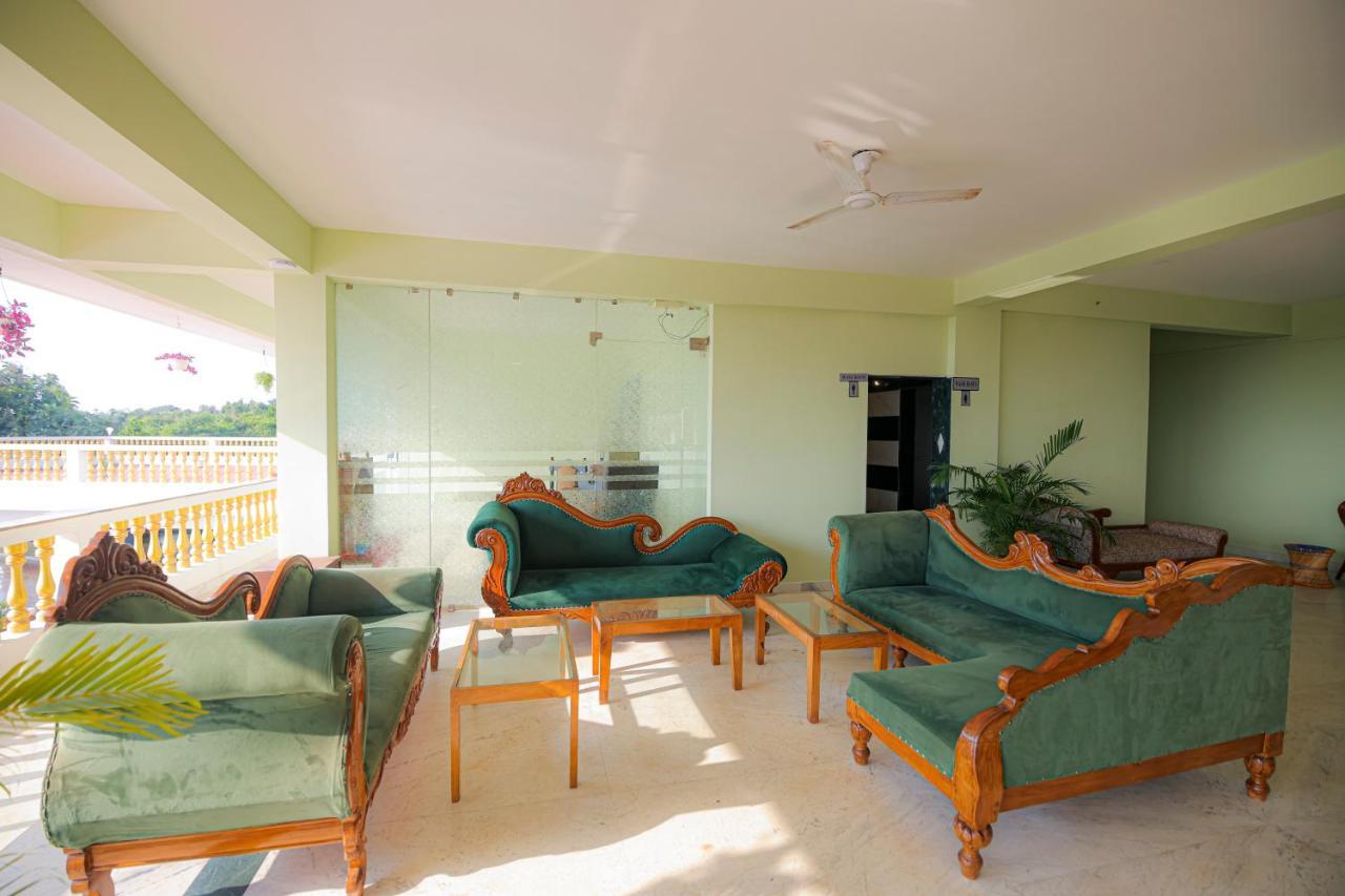 Sparv Aulakhs Resort Мандрем Екстериор снимка