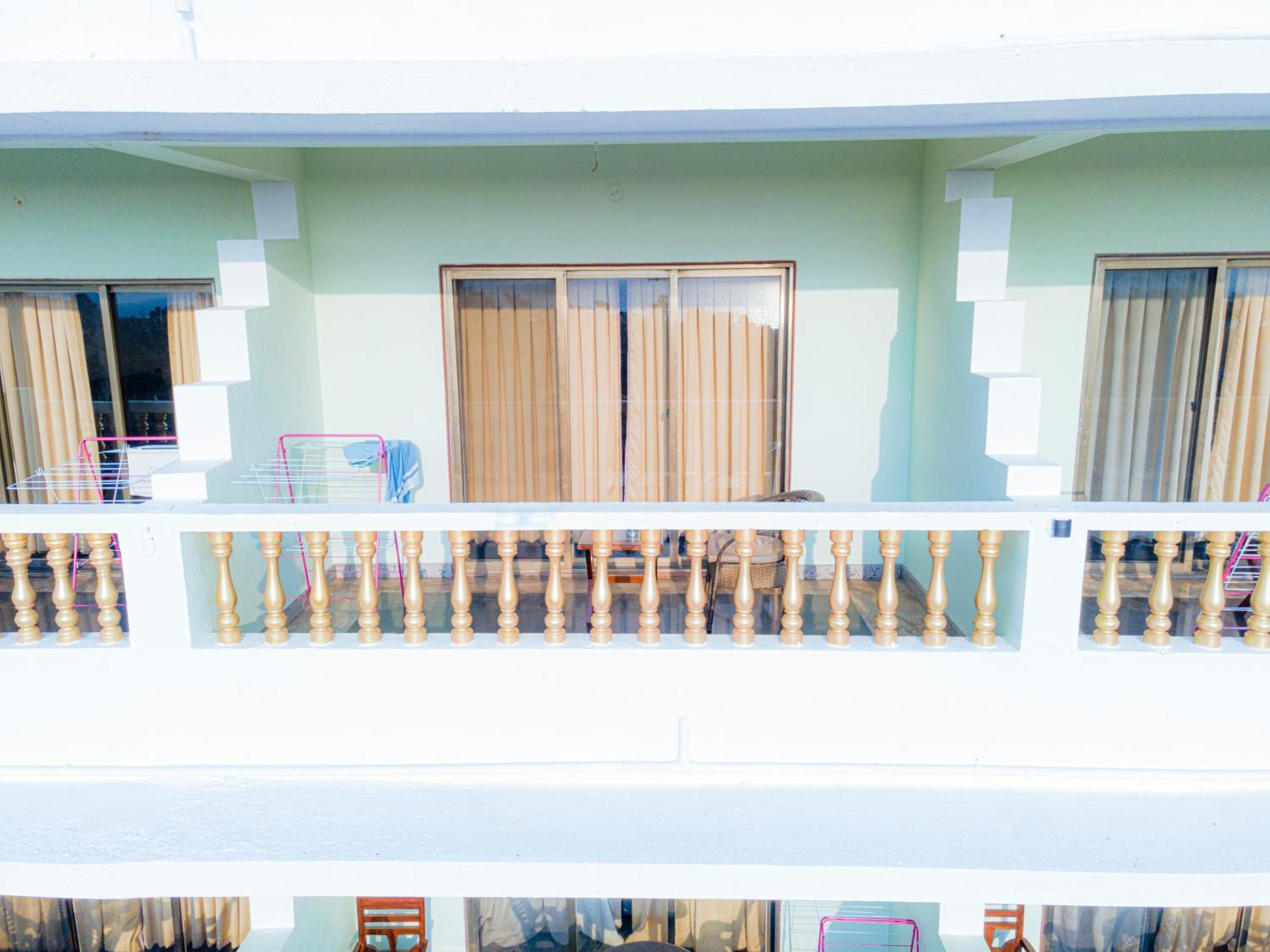 Sparv Aulakhs Resort Мандрем Екстериор снимка
