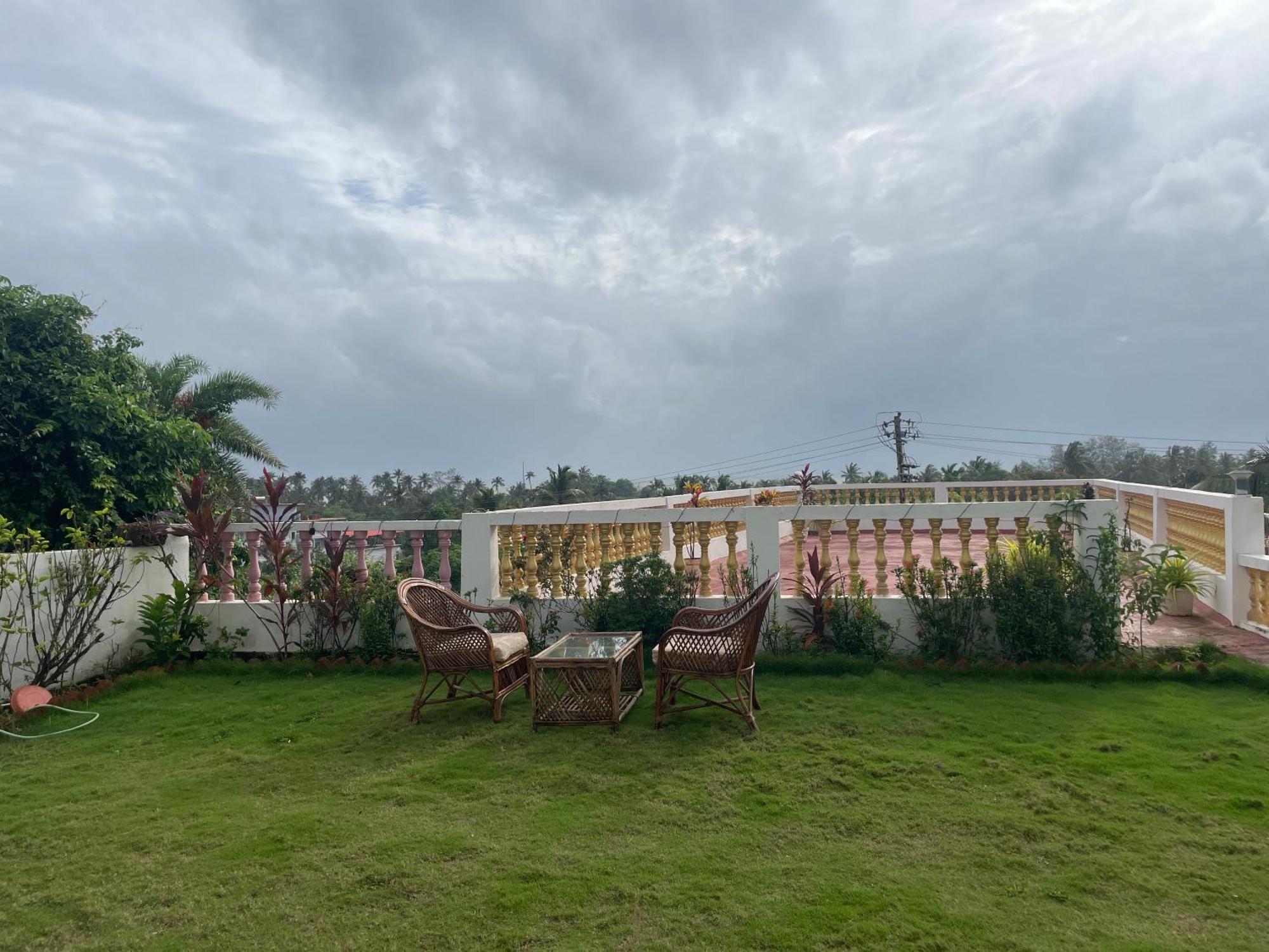 Sparv Aulakhs Resort Мандрем Екстериор снимка