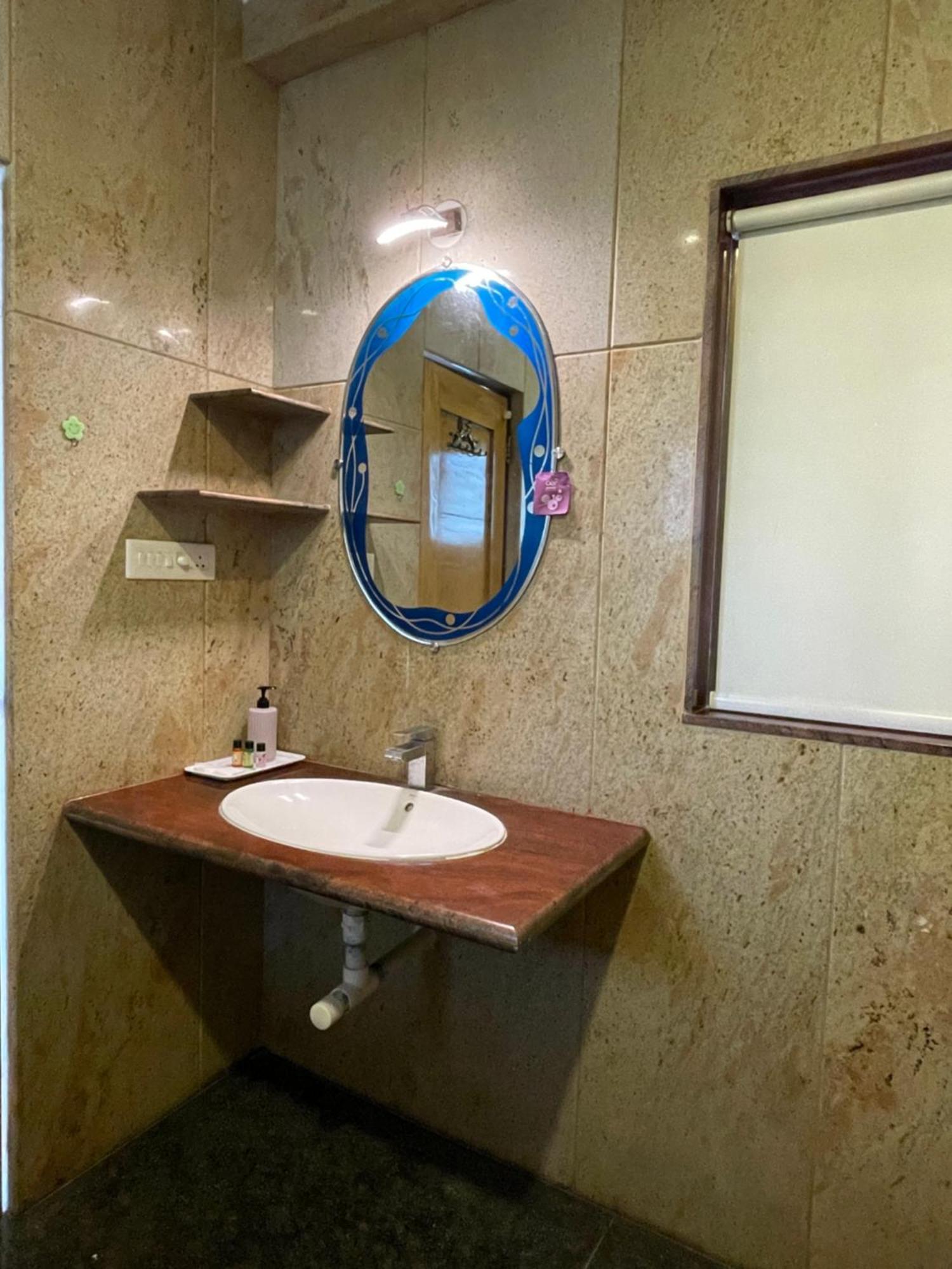 Sparv Aulakhs Resort Мандрем Екстериор снимка
